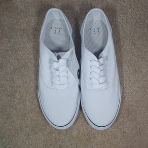 [NWT] white shoes